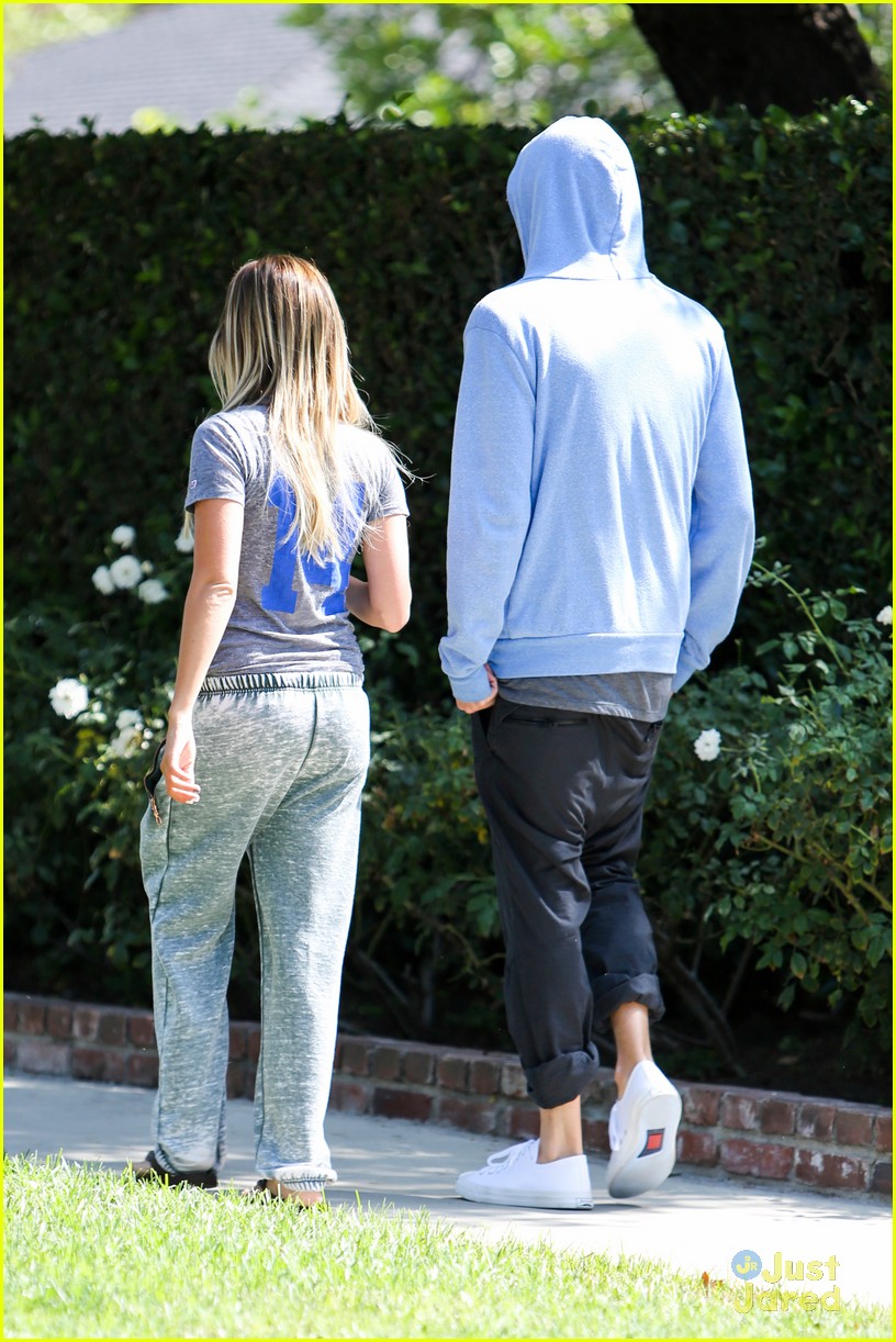 ashley tisdale trader joes chris french 04
