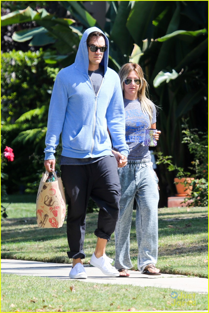 ashley tisdale trader joes chris french 11