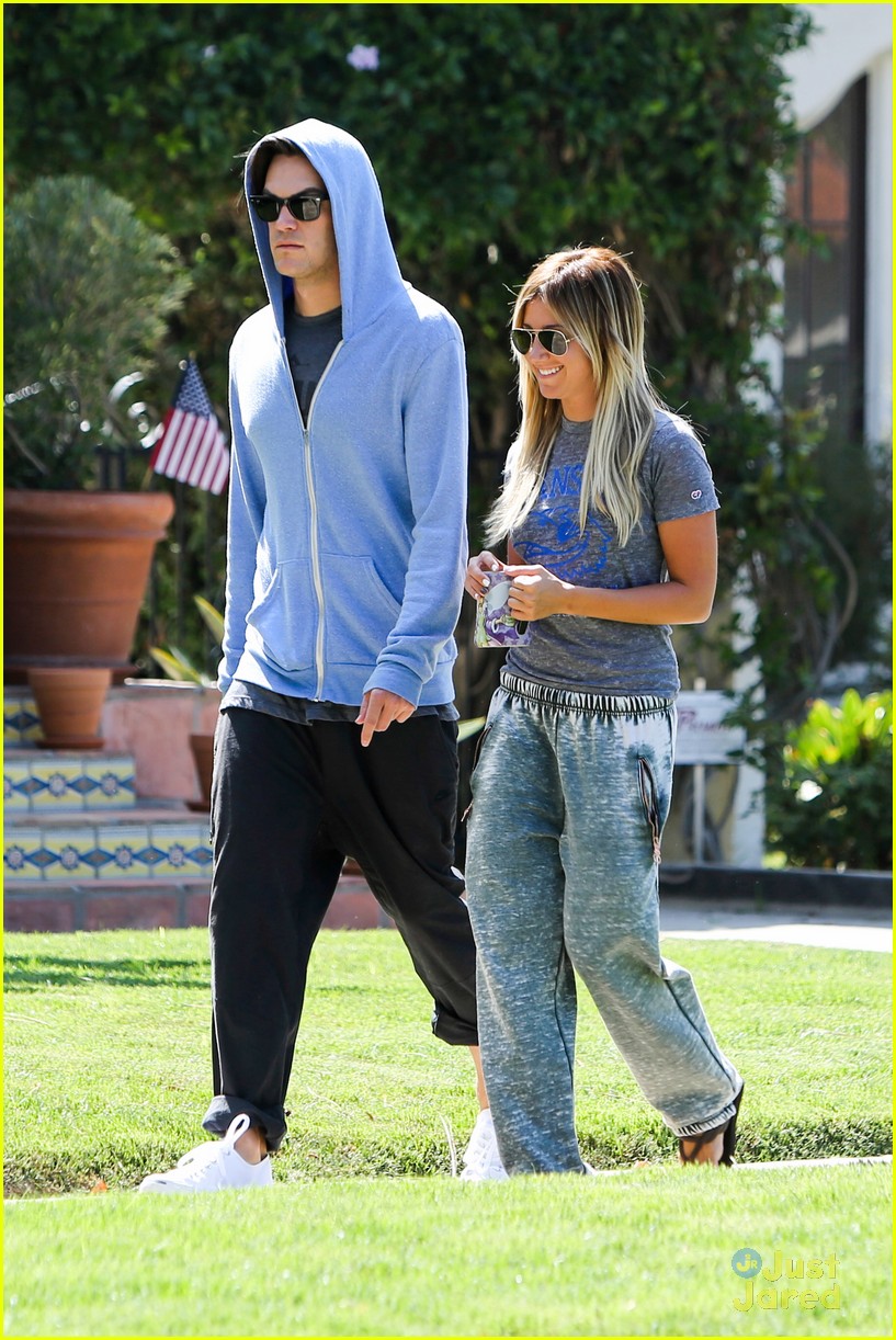 ashley tisdale trader joes chris french 12