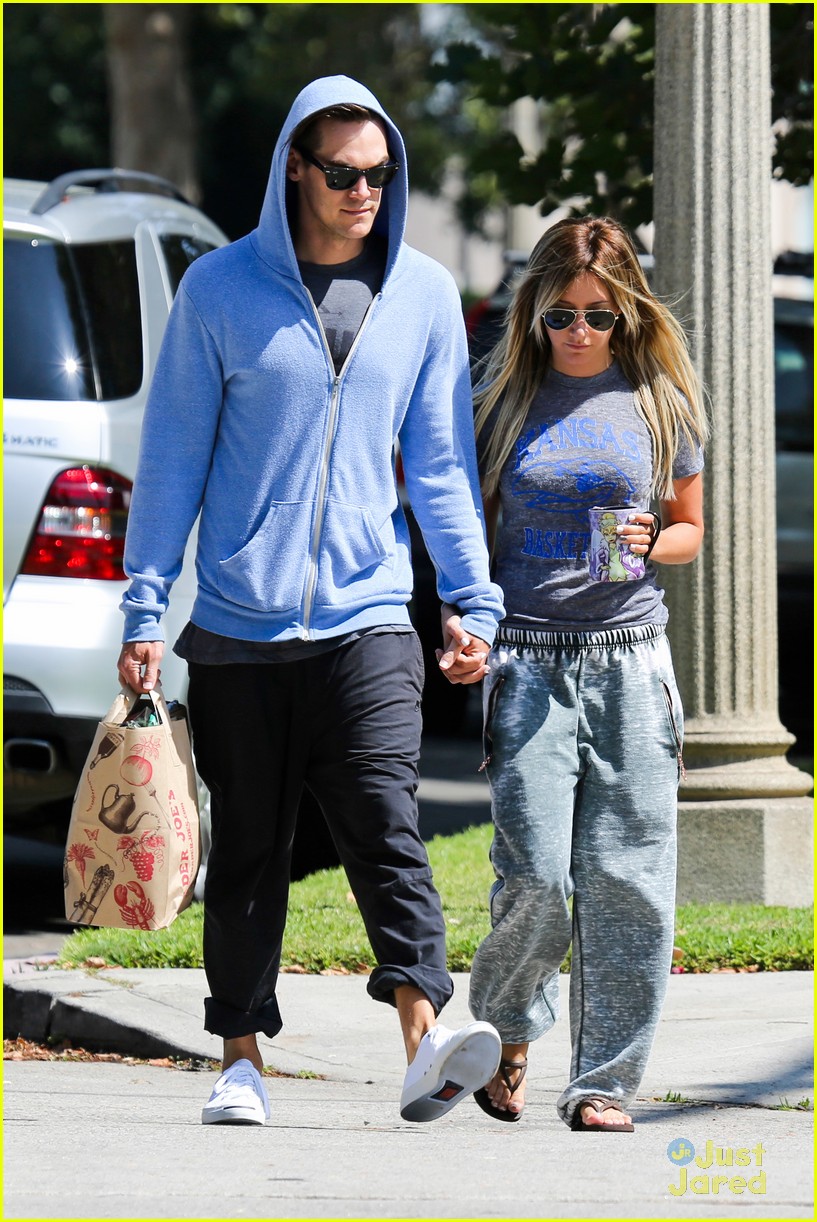 ashley tisdale trader joes chris french 13