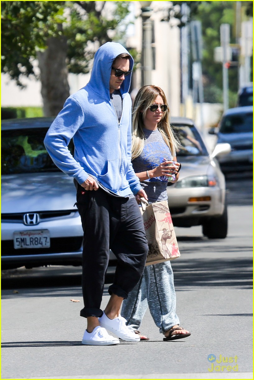 ashley tisdale trader joes chris french 24