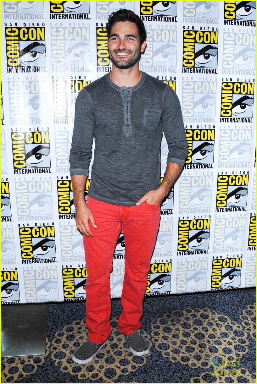 tyler posey tw fan event after engagement 12