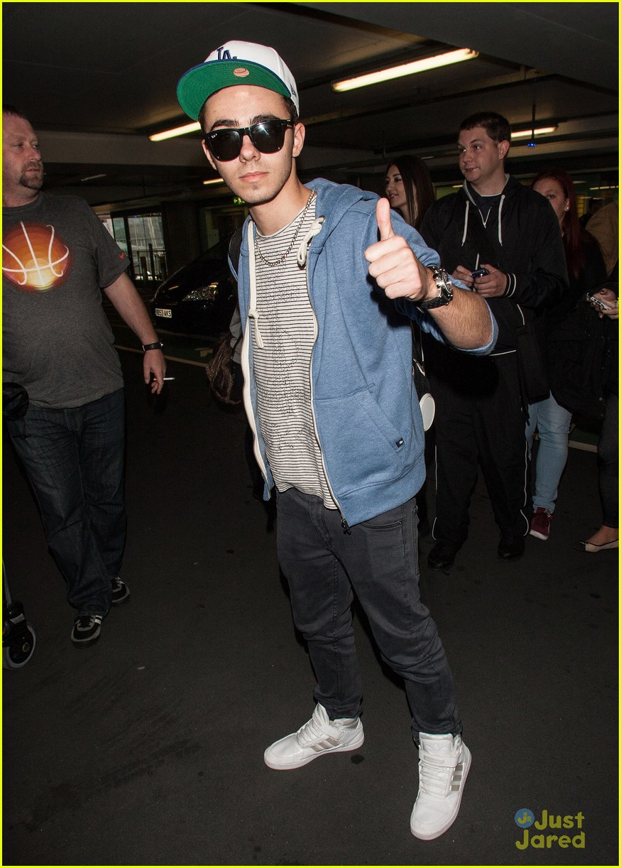 the wanted bbc radio one stop after airport arrival 15
