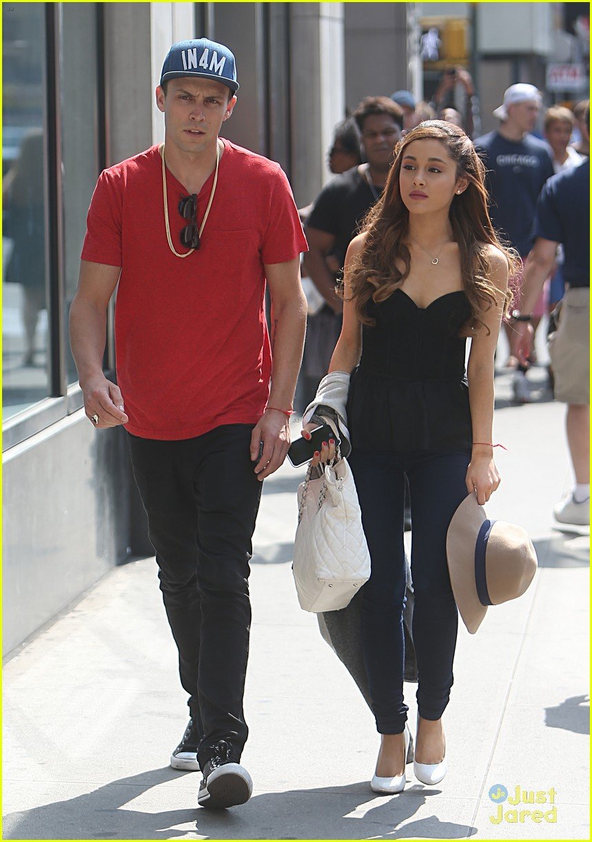 ariana grande nyc lunch with mystery guy 04