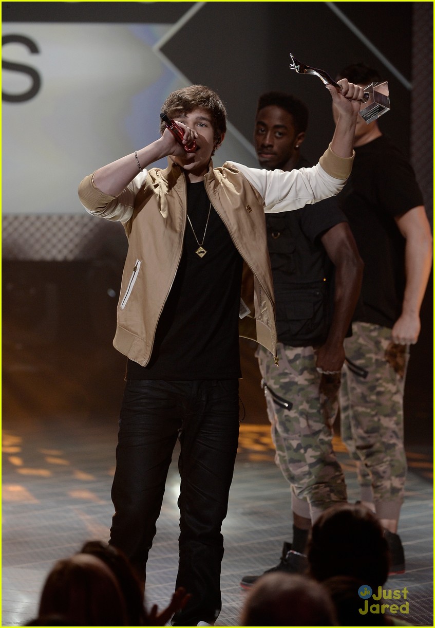 austin mahone young hollywood awards 2013 performance watch now 03
