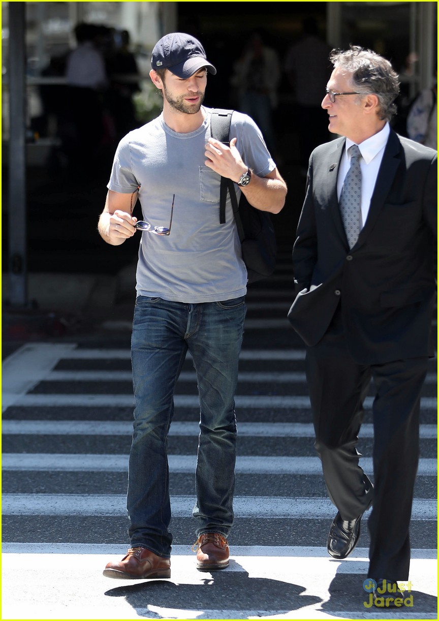 chace crawford lax arrival 07