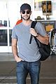 chace crawford lax arrival 05