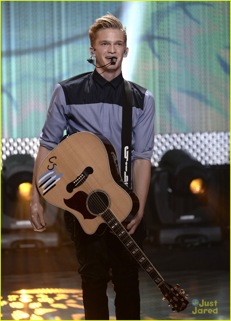 cody simpson young hollywood award 2013 performance watch now 01