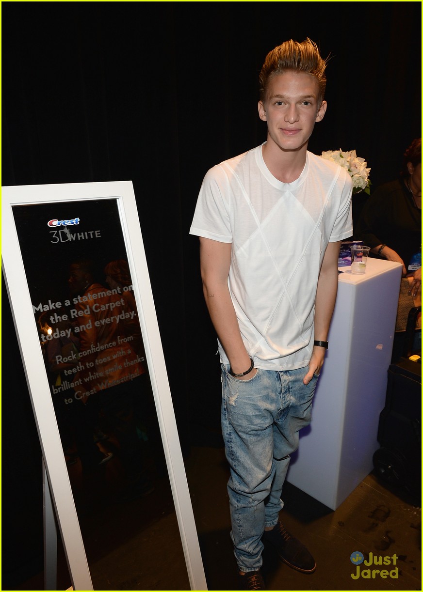 cody simpson young hollywood award 2013 performance watch now 04