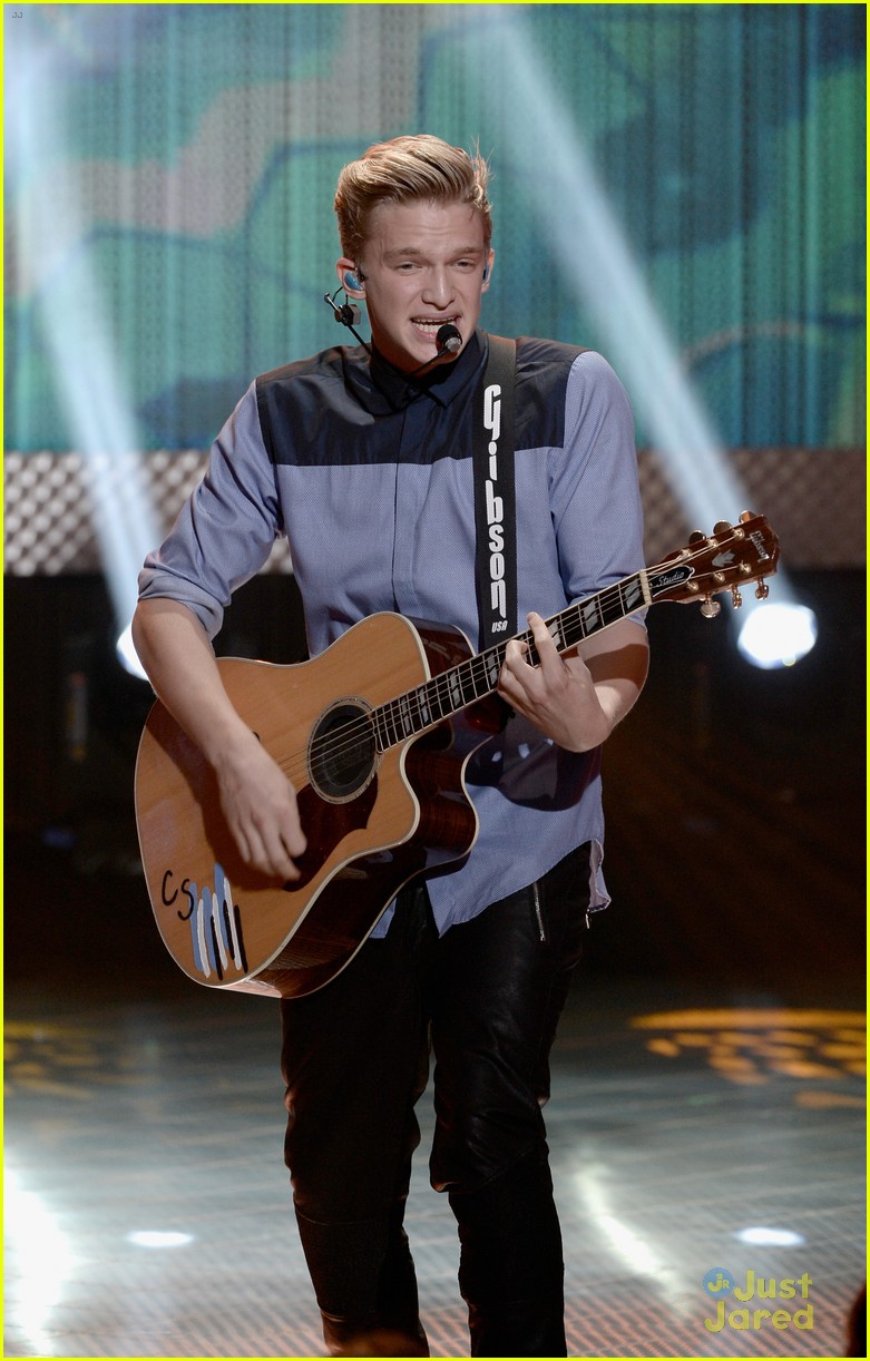 cody simpson young hollywood award 2013 performance watch now 15
