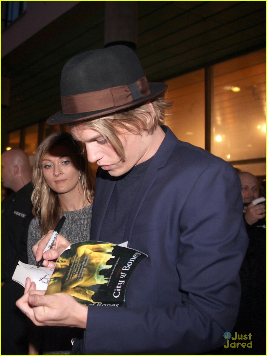 lily collins jamie bower mortal instruments norway 10