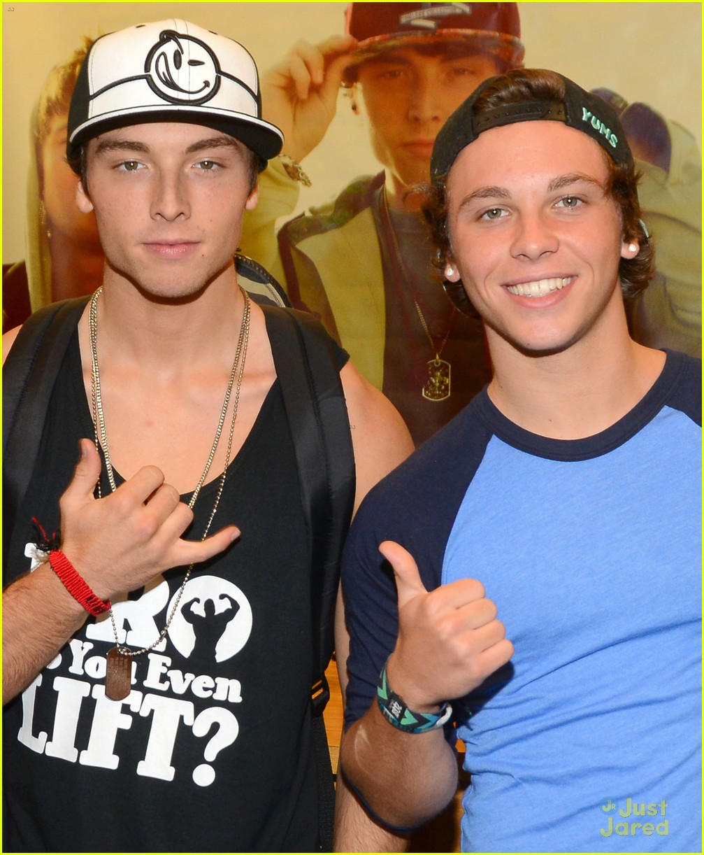 emblem3 nothing to lose signing at the grove 02