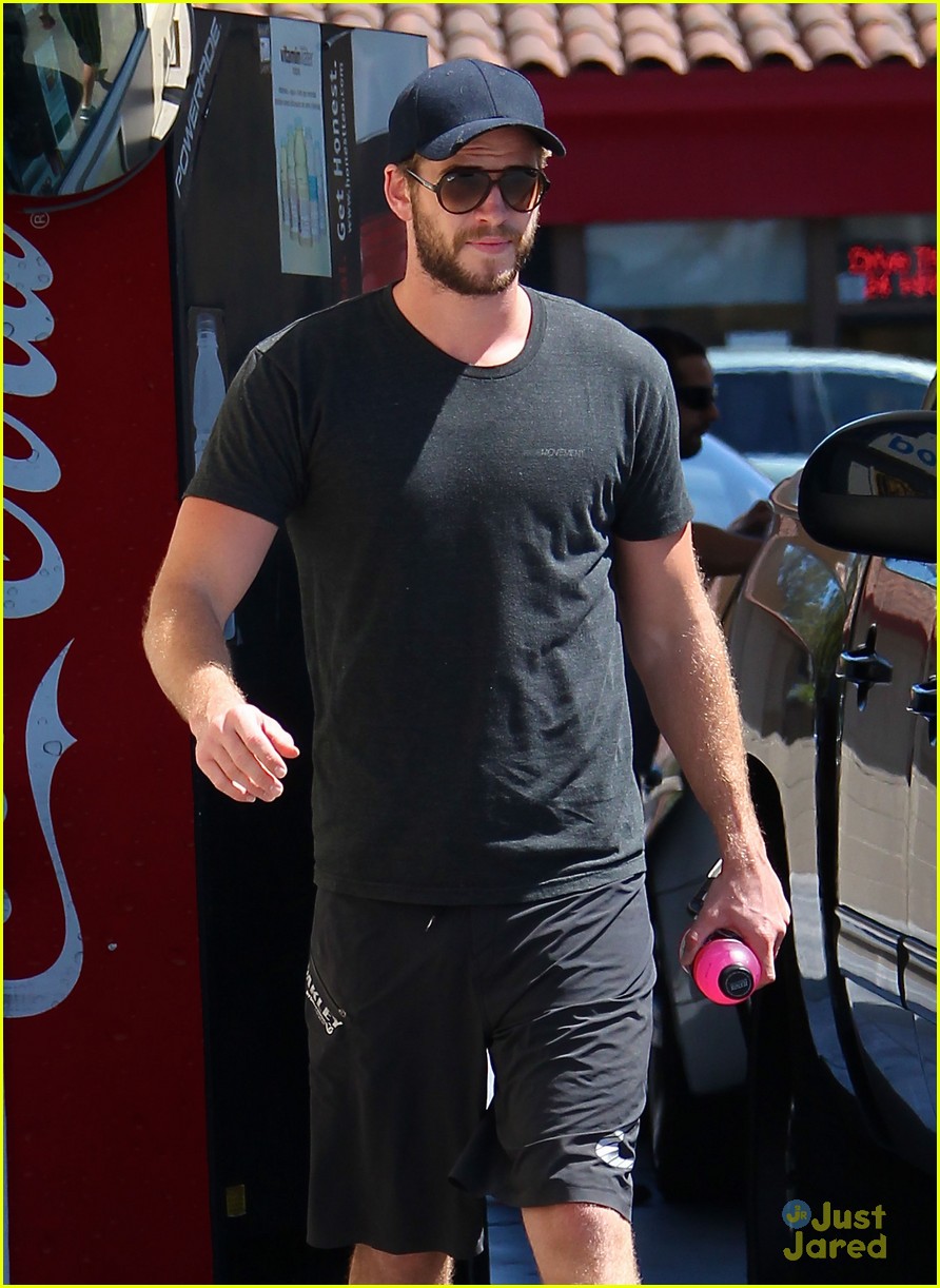 liam hemsworth hope you get to see paranoia 05