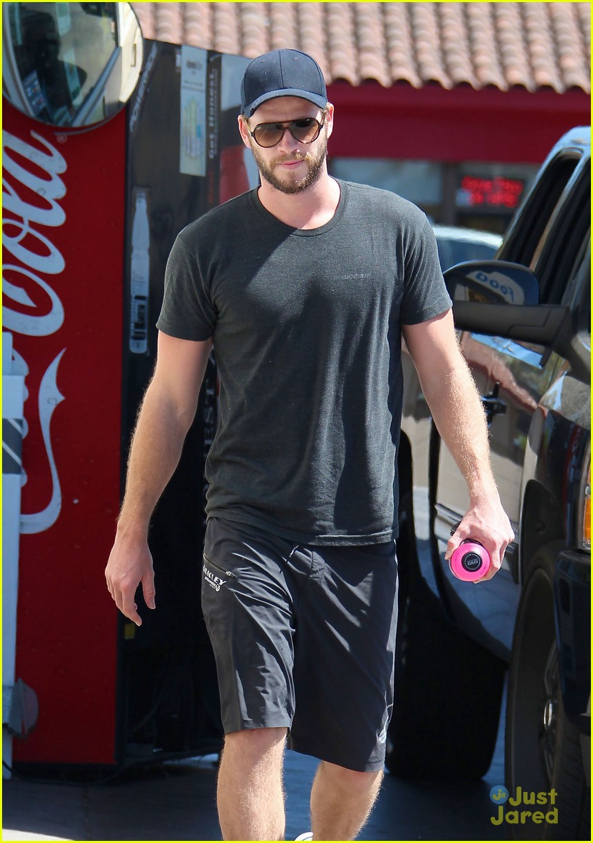 liam hemsworth hope you get to see paranoia 11
