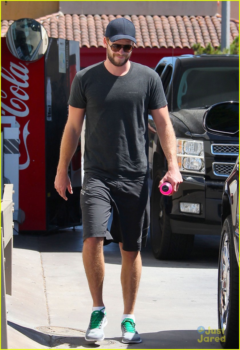 liam hemsworth hope you get to see paranoia 14