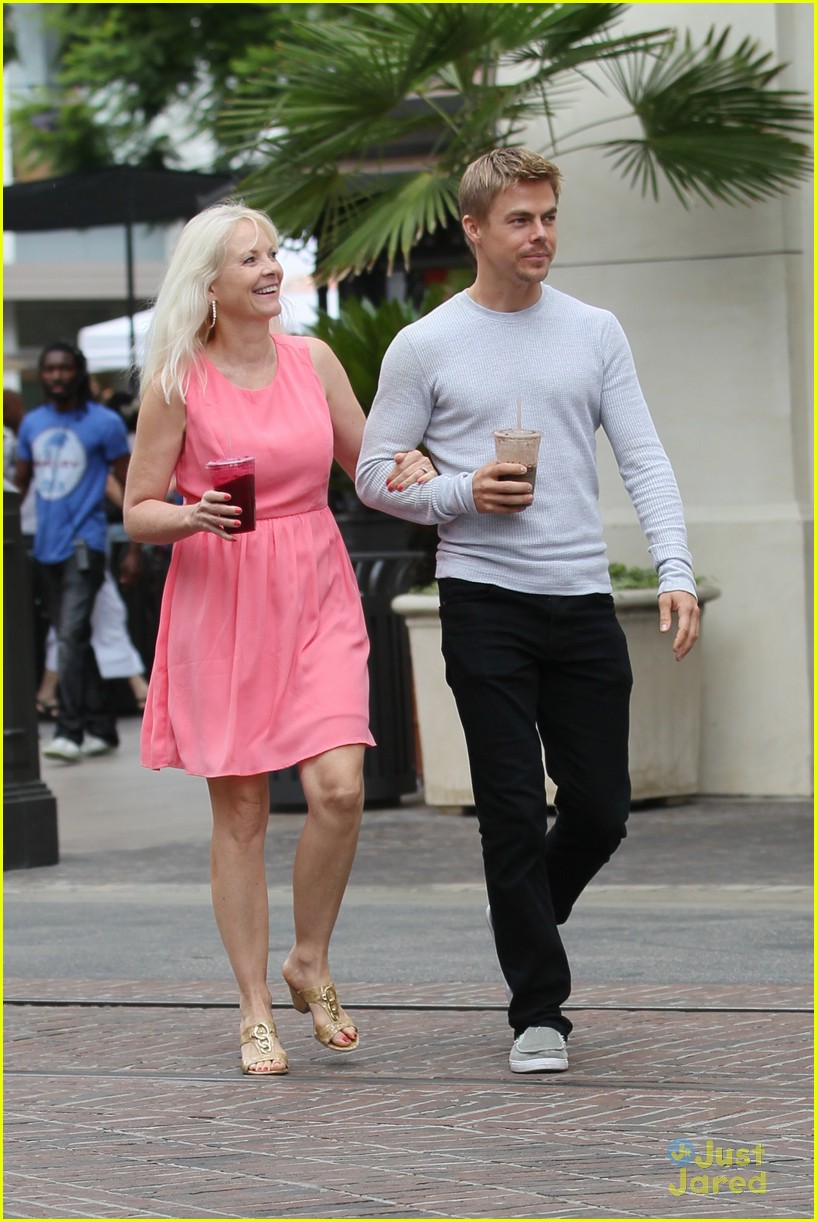 derek hough day out with mom mari anne 11