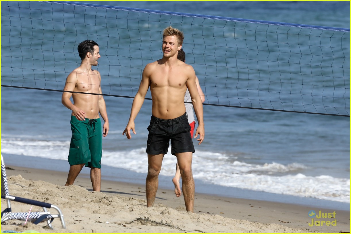 derek hough shirtless beach volleyball 15