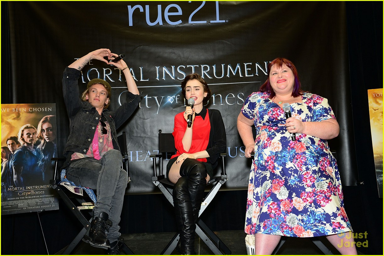 jamie campbell bower lily collins philly tmi 11