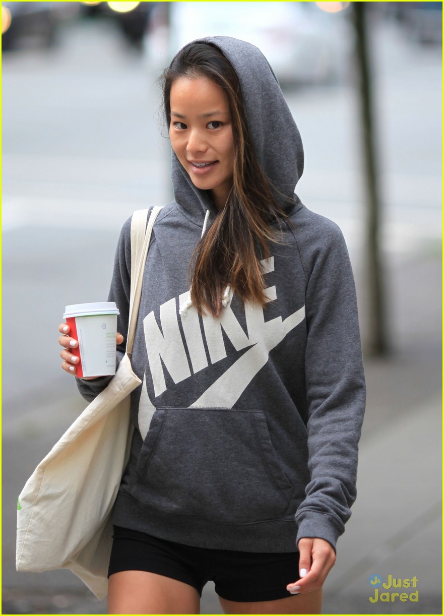 Jamie Chung Meets Fans in Vancouver | Photo 587218 - Photo Gallery ...