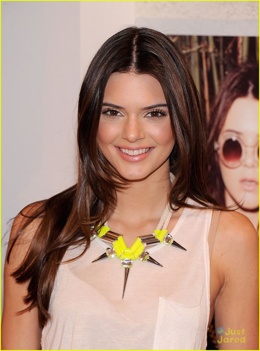 kendall kylie jenner pacsun nyc 10