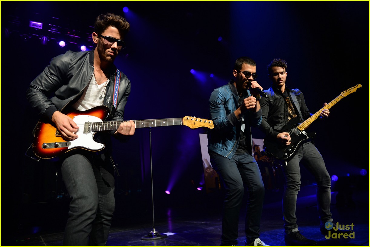 jonas brothers private party la 12
