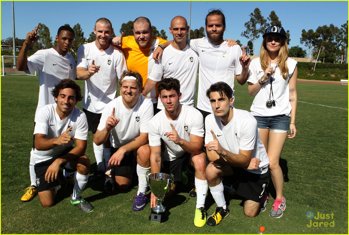 jonas brothers charity soccer game 05