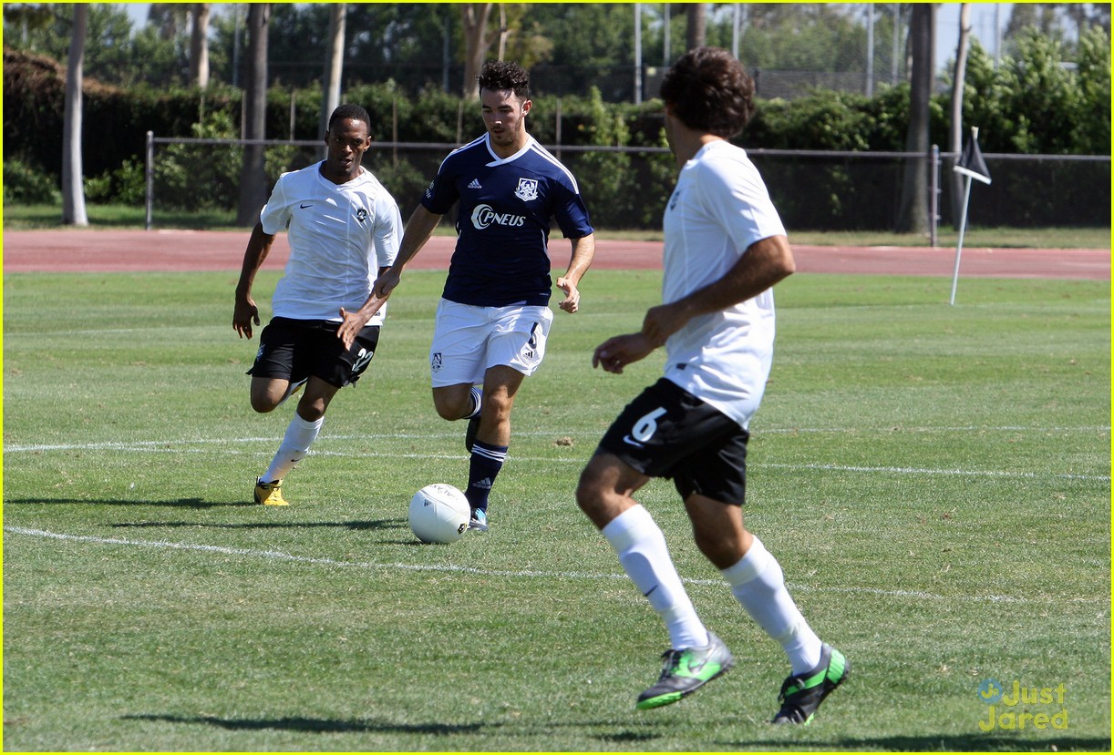 jonas brothers charity soccer game 14