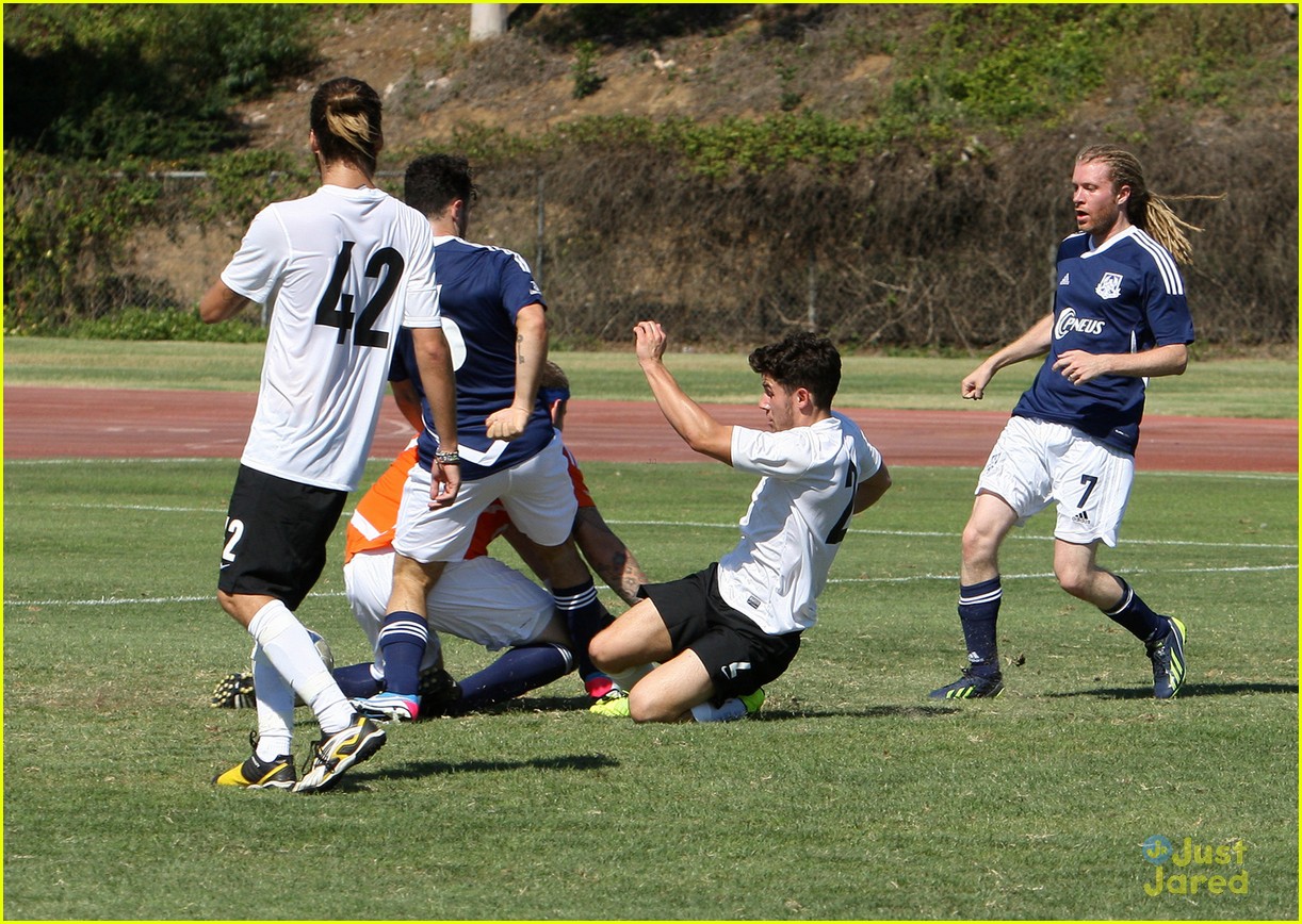 jonas brothers charity soccer game 33