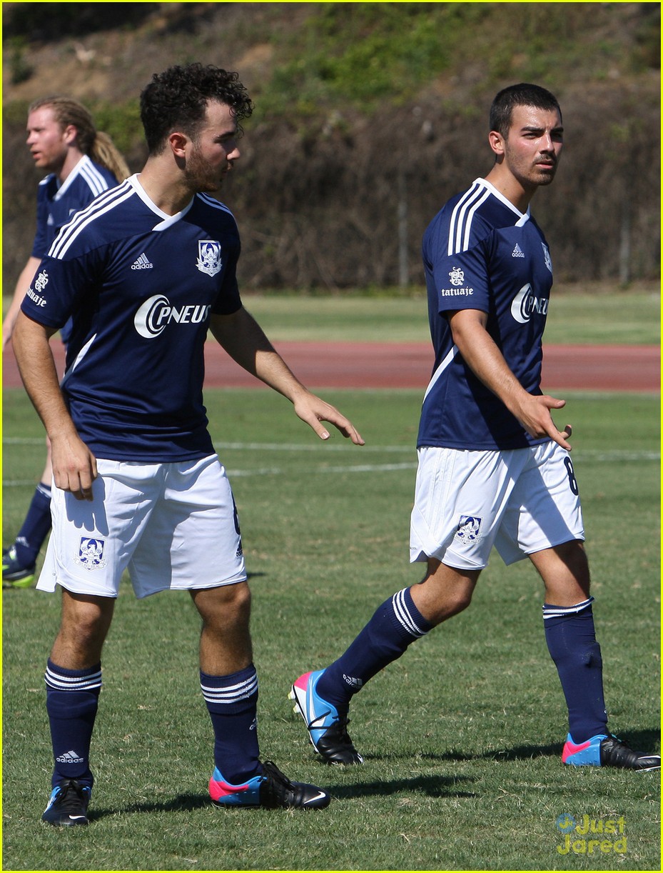 jonas brothers charity soccer game 34