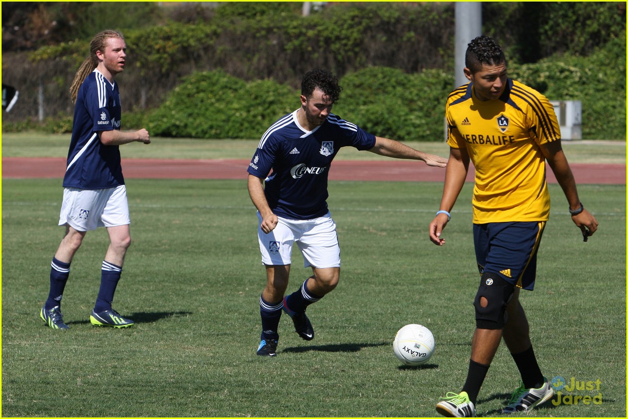 jonas brothers charity soccer game 37