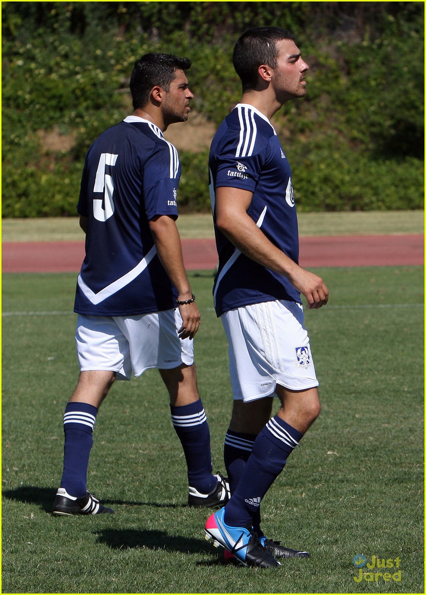jonas brothers charity soccer game 40