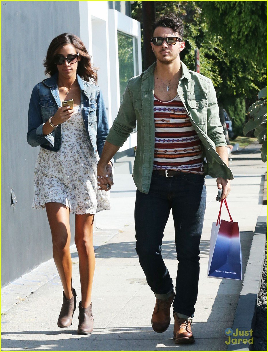 Kevin & Danielle Jonas: Pre-Baby Shopping! | Photo 587286 - Photo ...