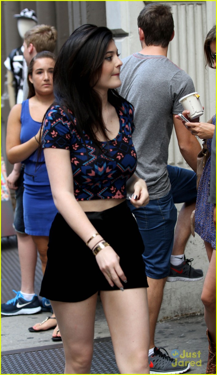 kylie jenner takes nyc by storm 07