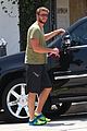 liam hemsworth phone charger ride 06