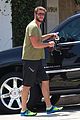 liam hemsworth phone charger ride 07