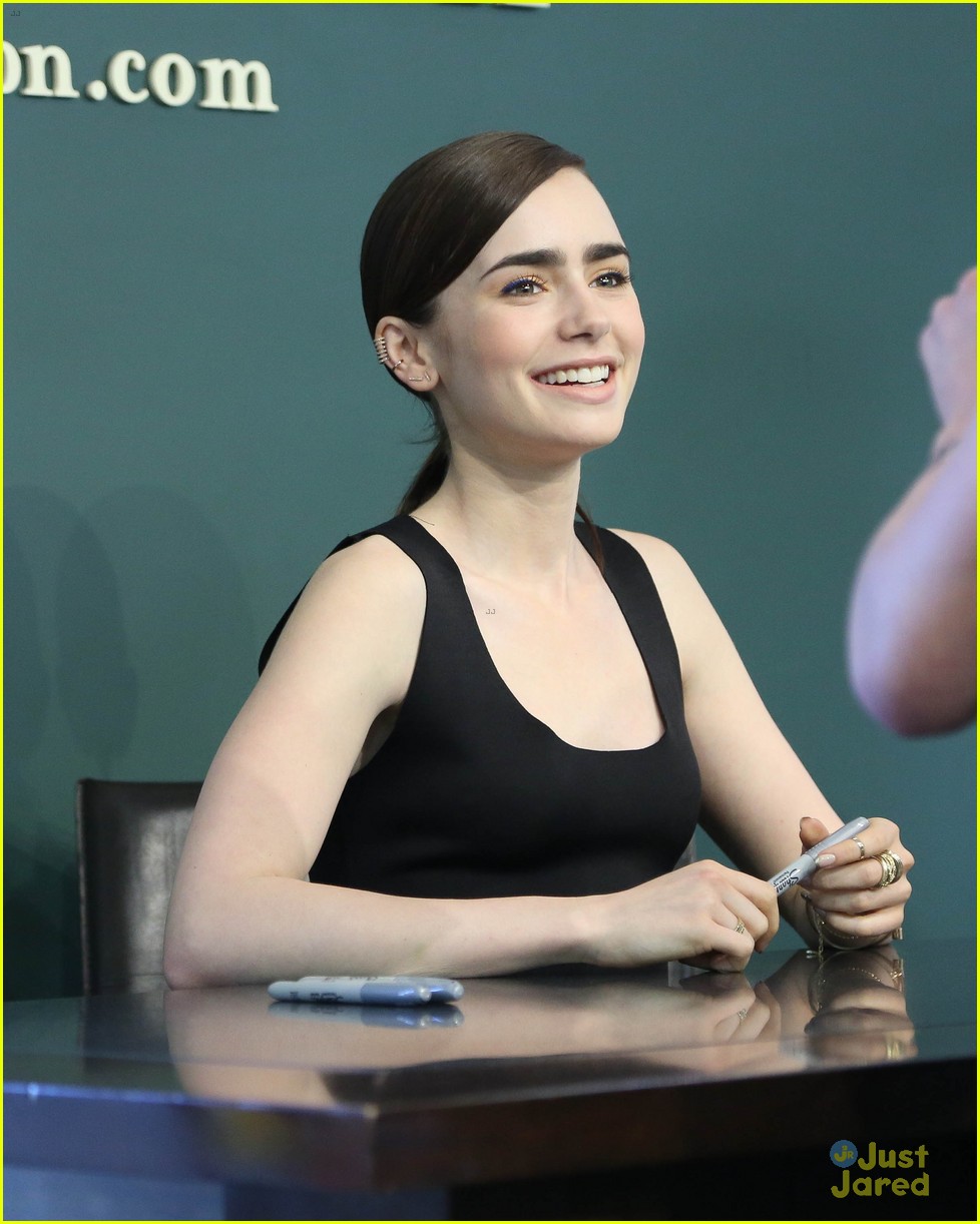 lily collins seventeen magazine cover signing 15