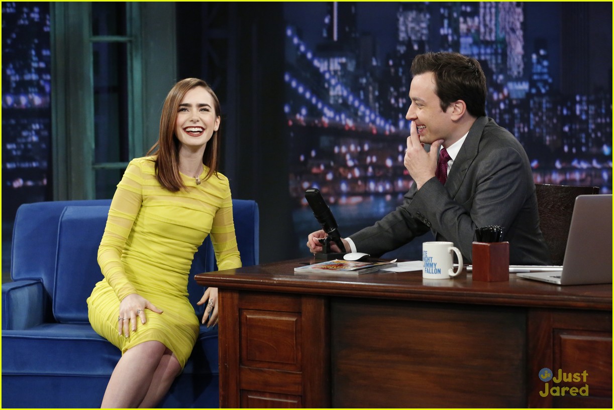 lily collins jimmy fallon apple store stops 04