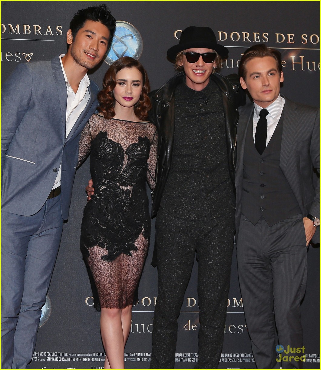 lily collins jamie campbell bower mortal instruments mexico city premiere 05