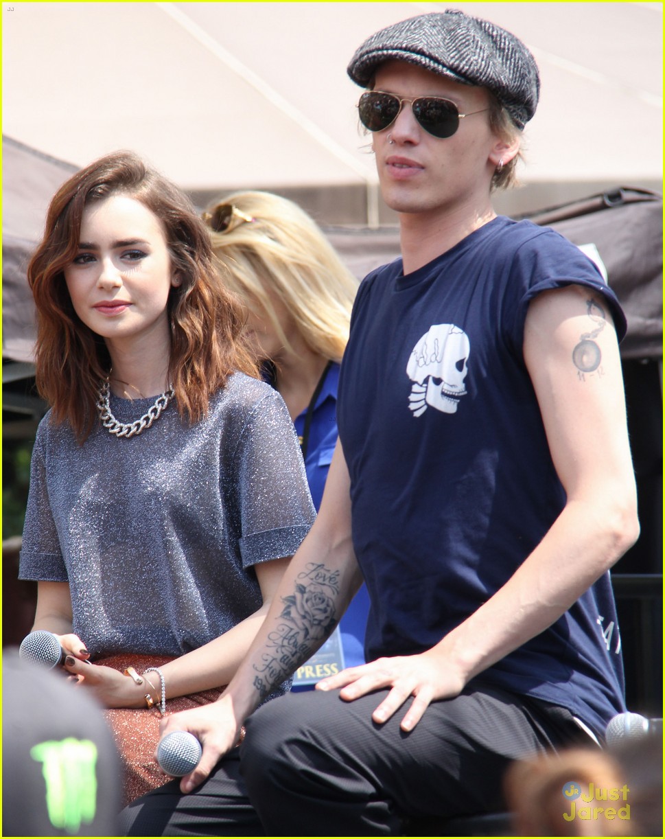 lily collins jamie campbell bower mortal instruments meet greet 16