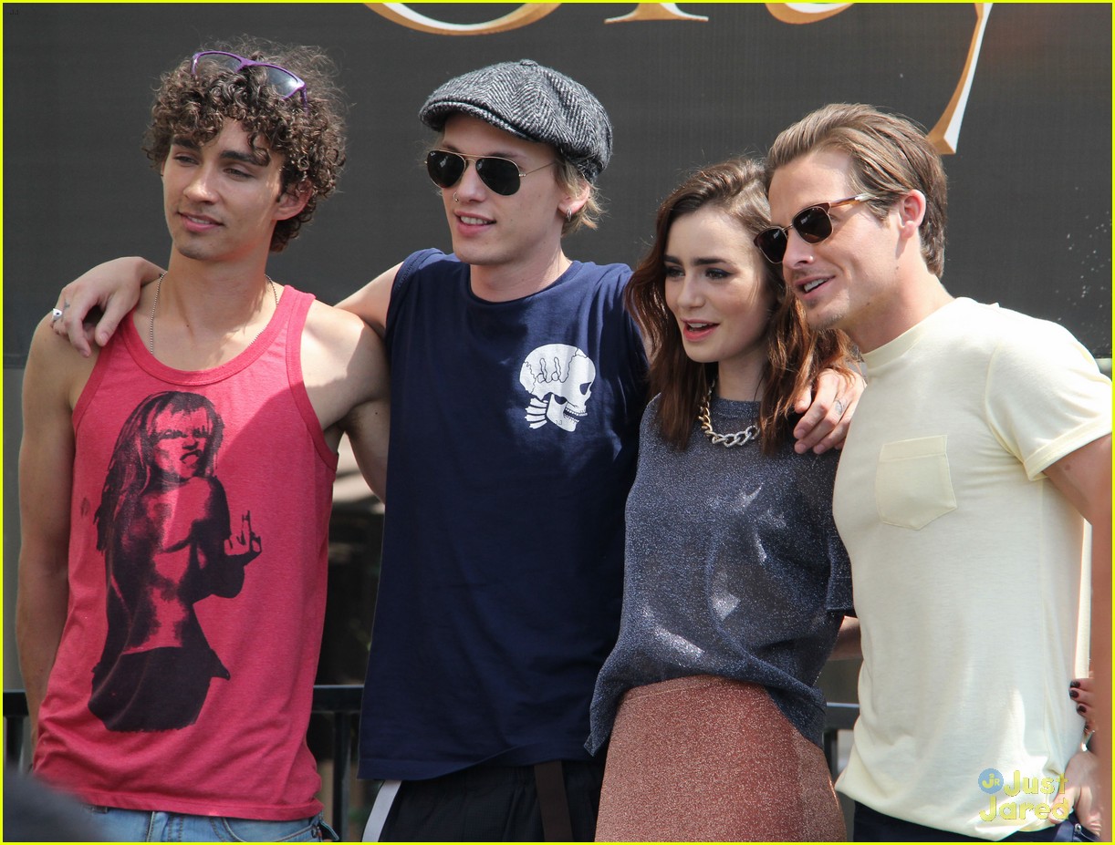 lily collins jamie campbell bower mortal instruments meet greet 30