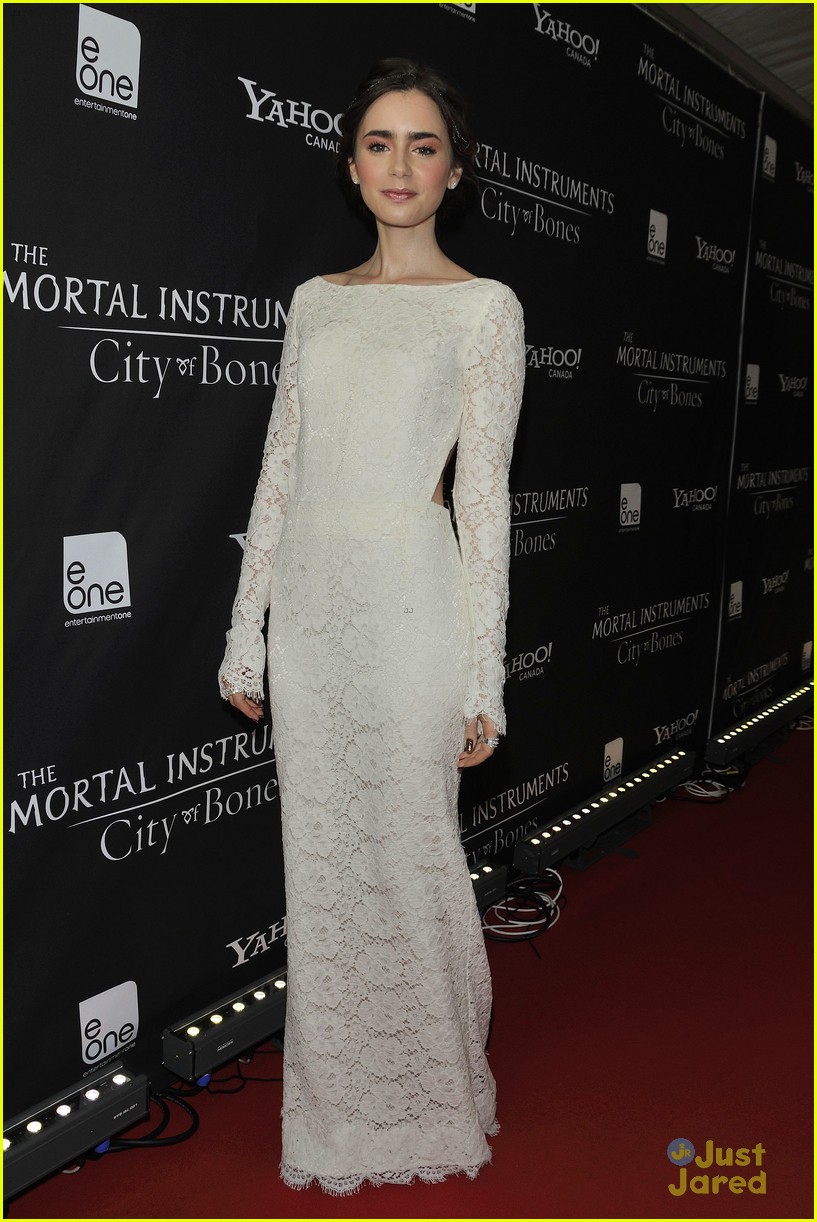lily collins jamie campbell bower mortal instruments toronto premiere 14