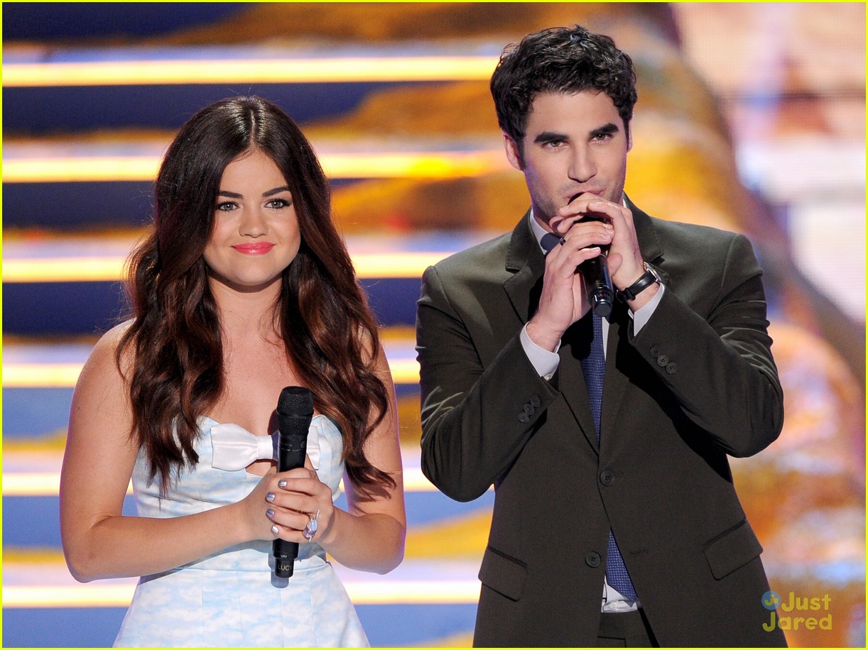 lucy hale hot hosting looks tcas 04