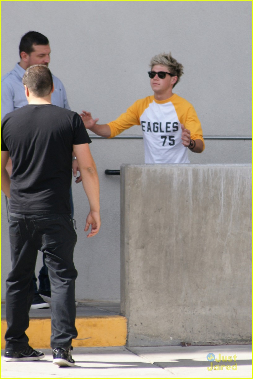 niall horan liam payne step out in vegas 10