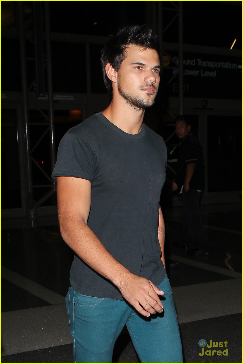 taylor lautner marie avgeropoulos separate la outings 03