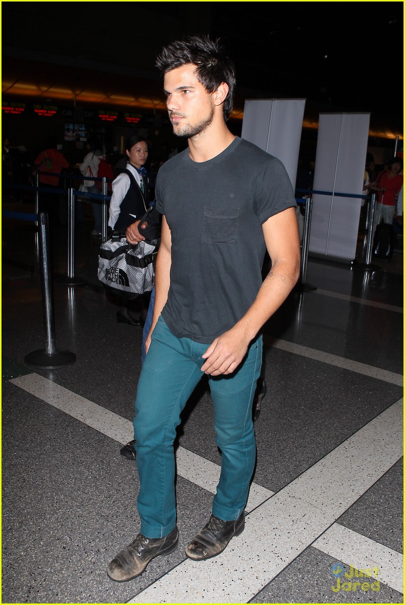 taylor lautner marie avgeropoulos separate la outings 05