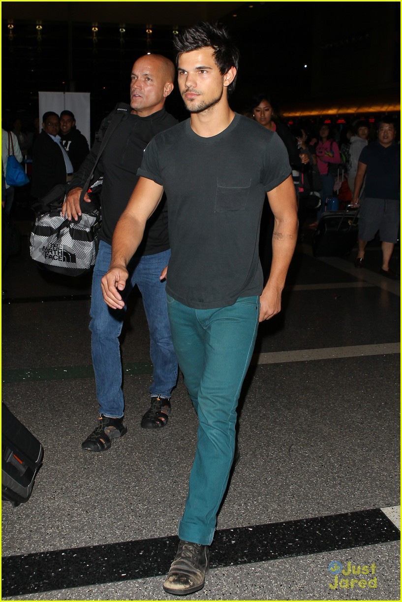 taylor lautner marie avgeropoulos separate la outings 26