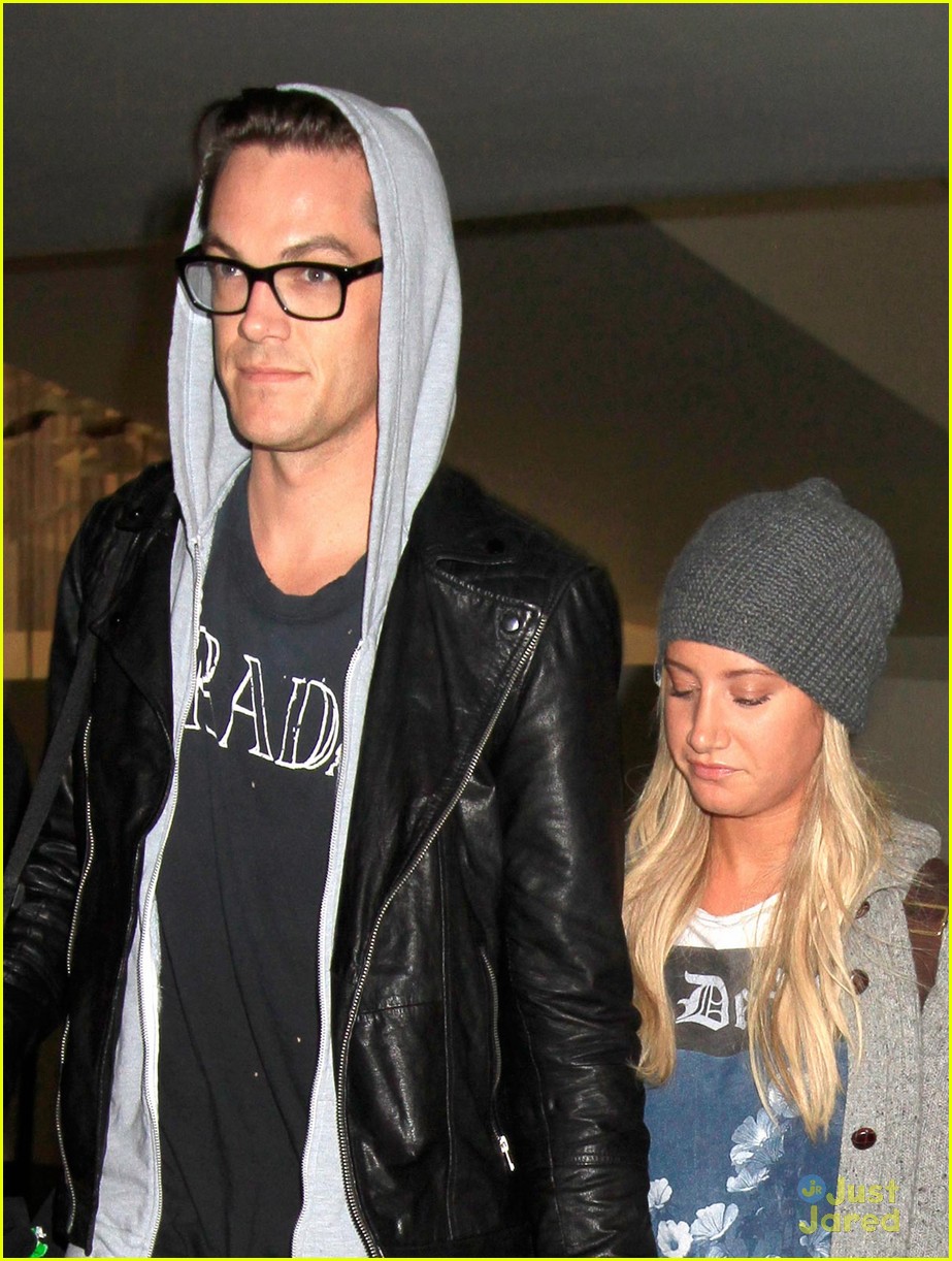 ashley tisdale christopher french lax landing after engagement news 03
