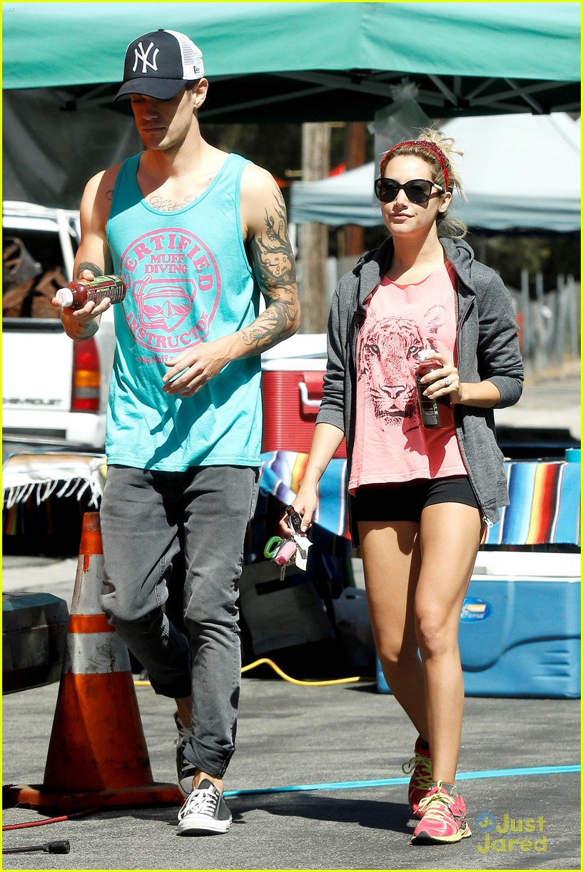 ashley tisdale christopher french food truck 08