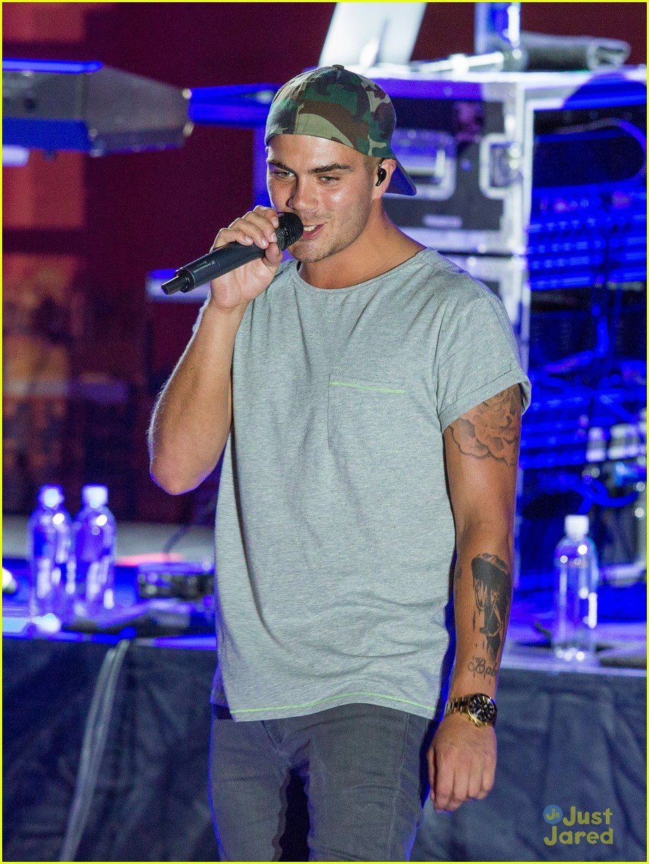 the wanted boulevard pool performance 03