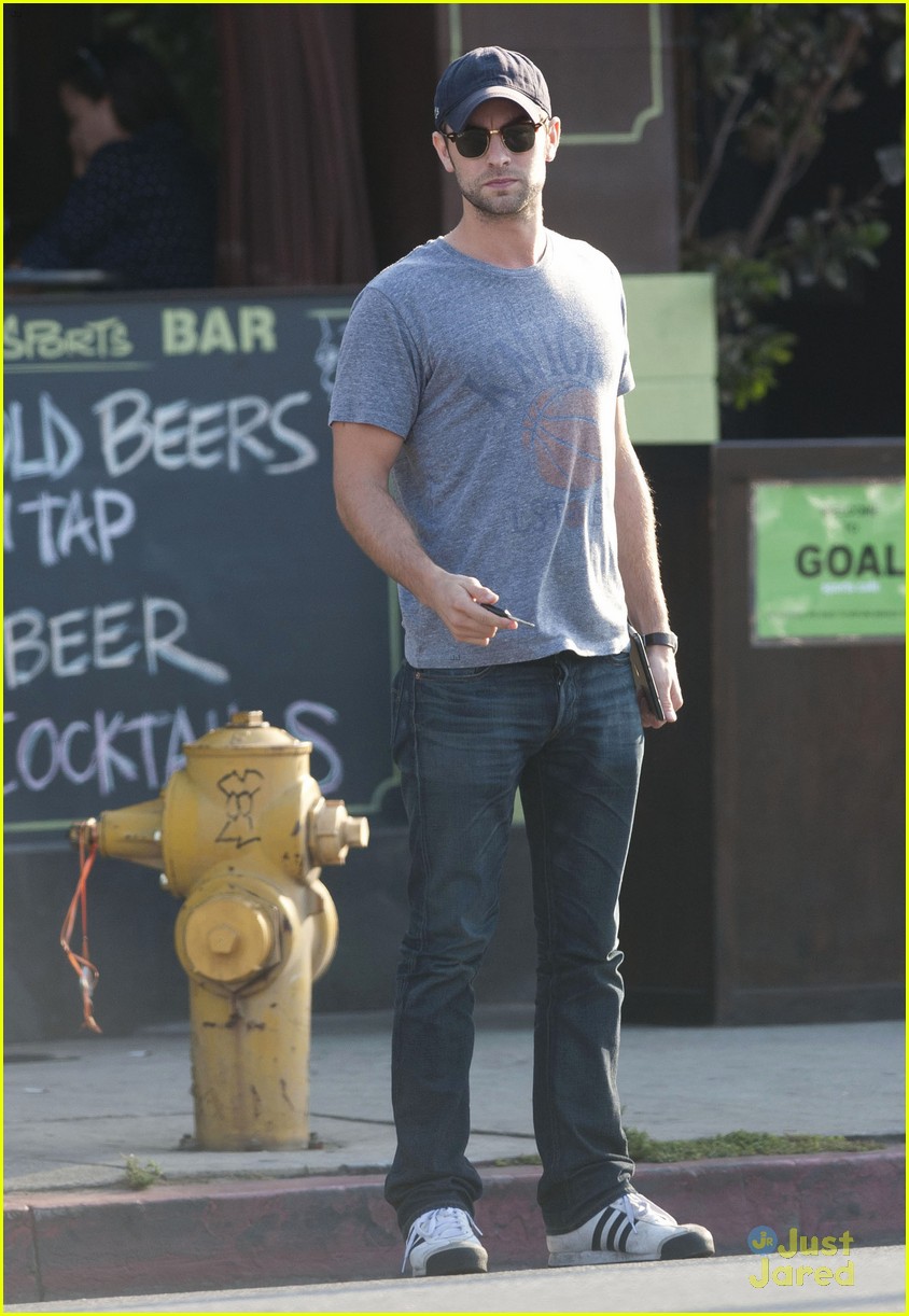 chace crawford exits goal sports cafe 02